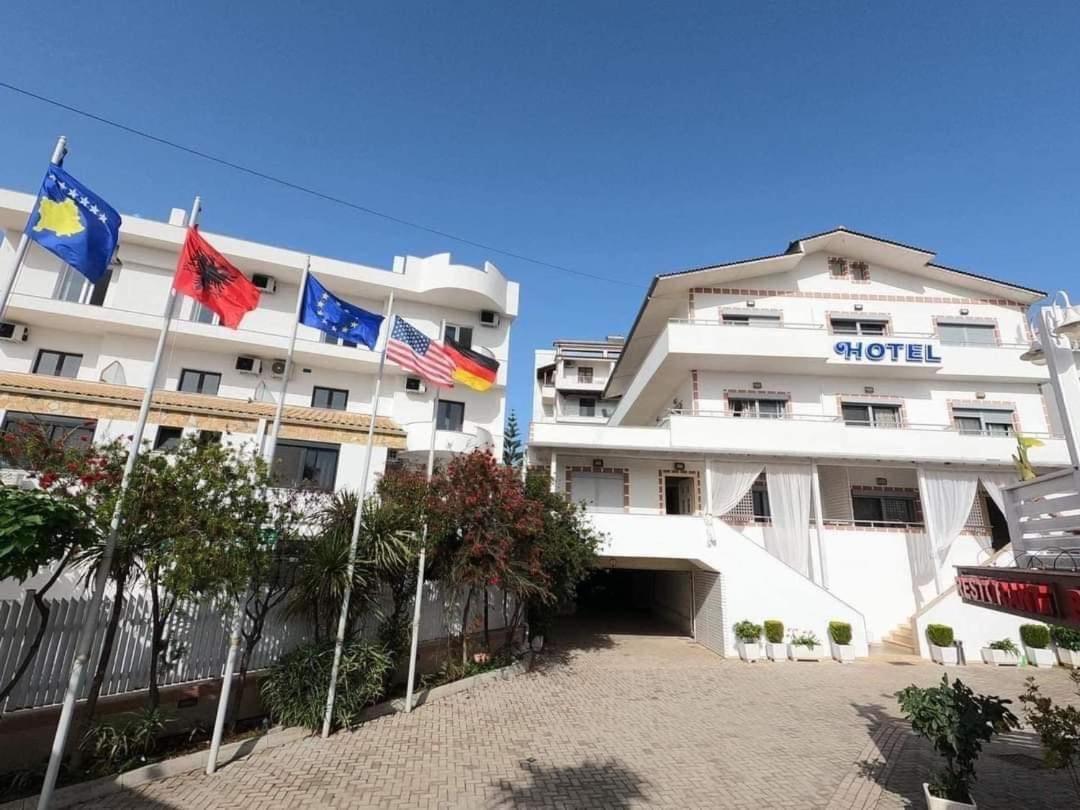 La Luna Hotel Ksamil Dış mekan fotoğraf